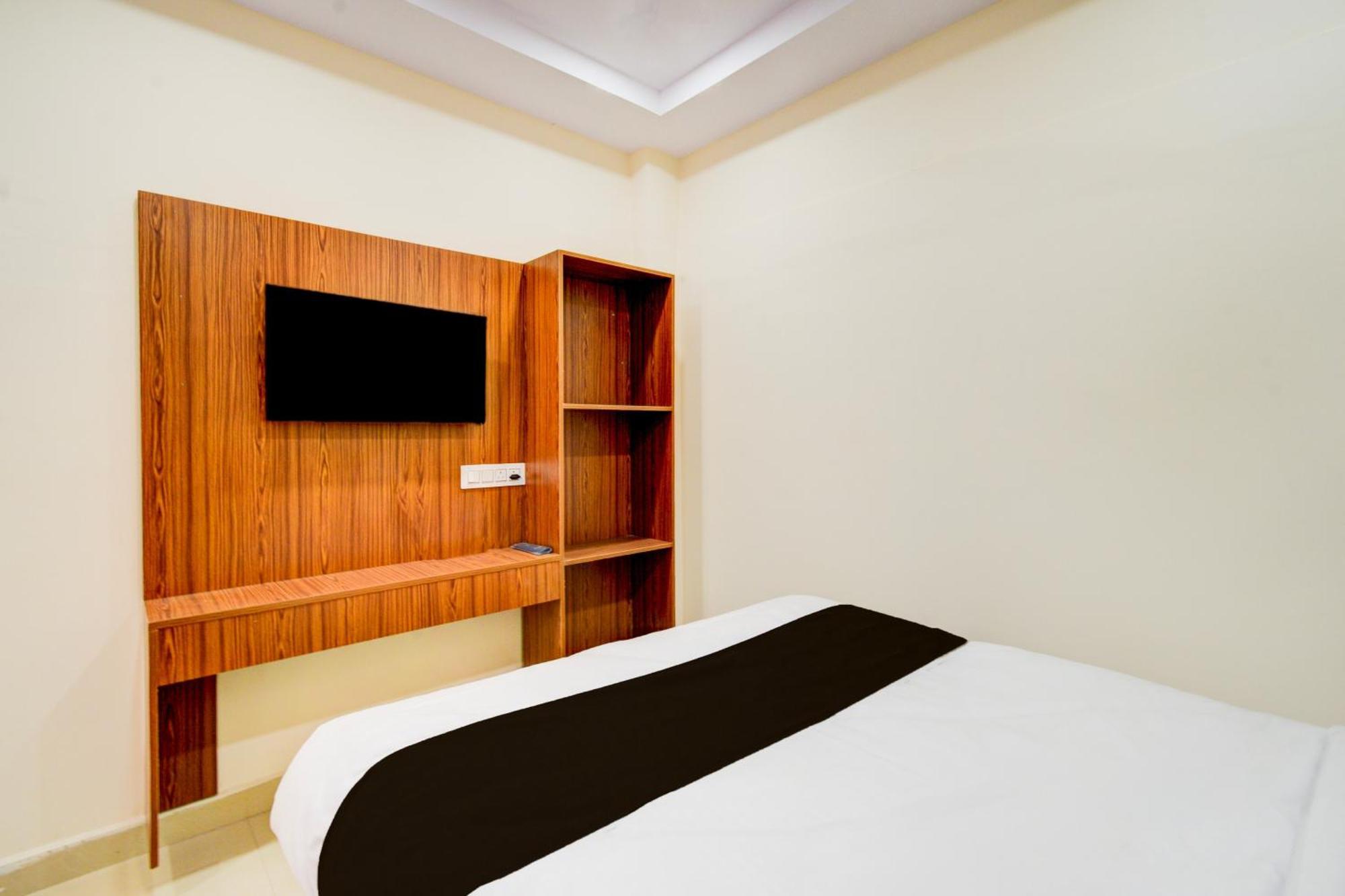 Hotel O D N Groups Sururnagar Extérieur photo