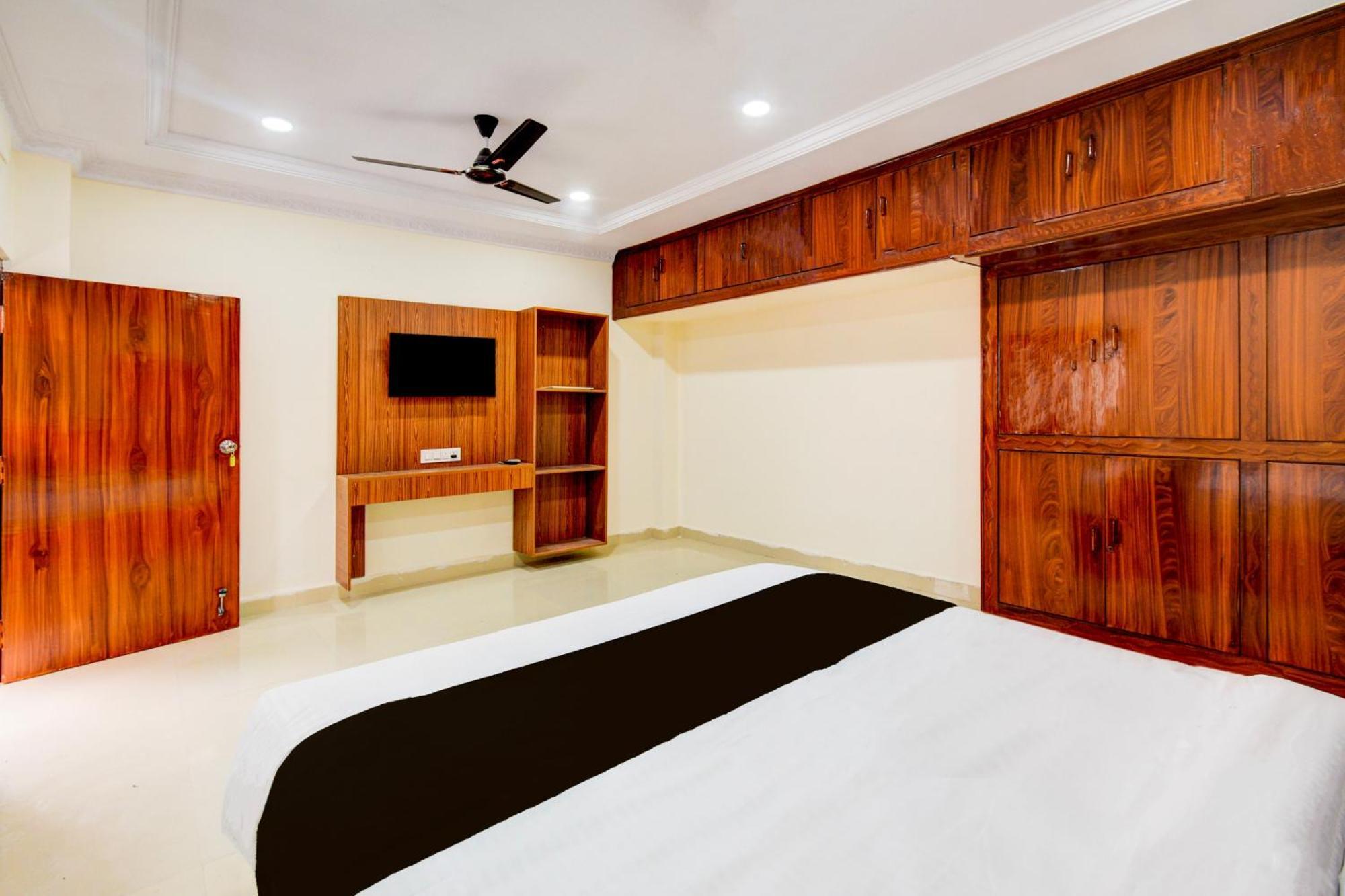 Hotel O D N Groups Sururnagar Extérieur photo