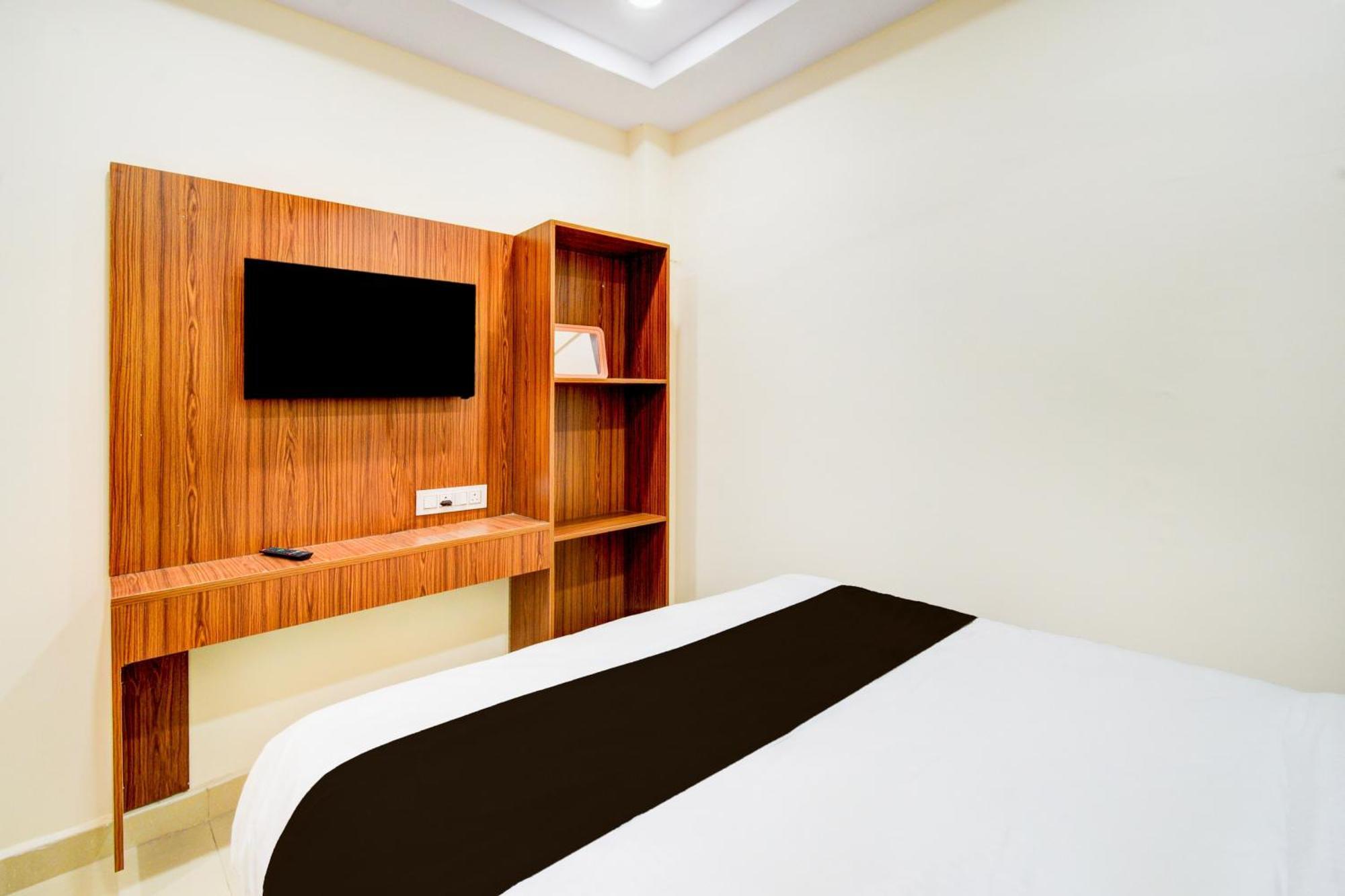Hotel O D N Groups Sururnagar Extérieur photo